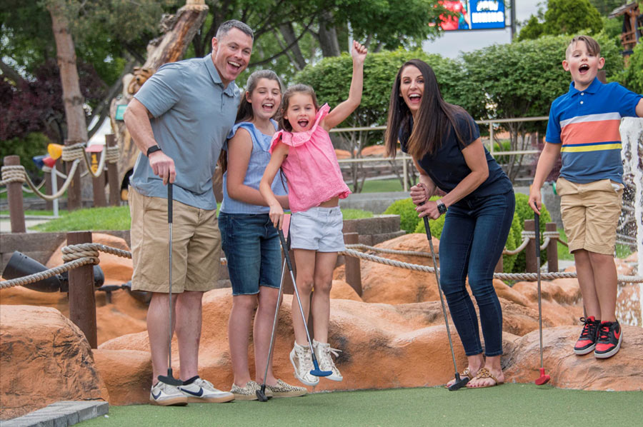 family-golf-cheer-home-page